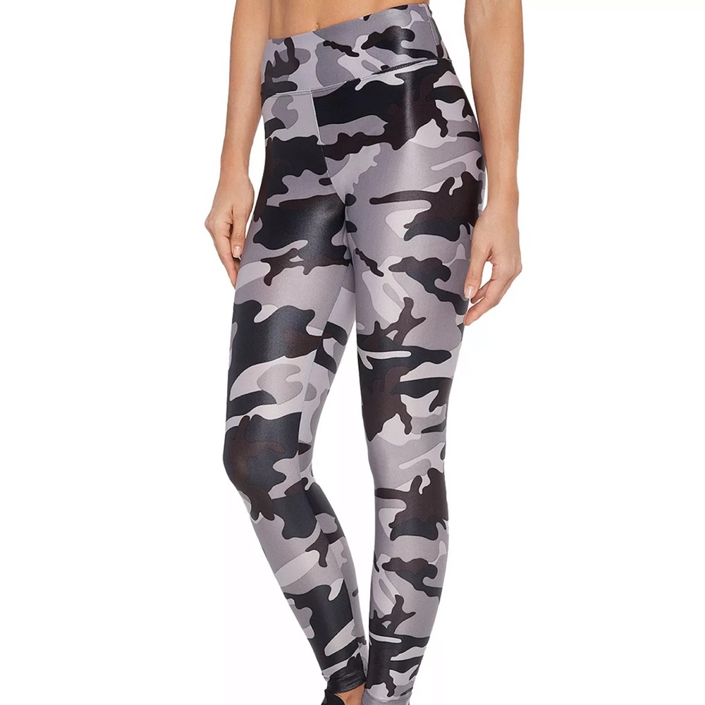 Never worn camo leggings